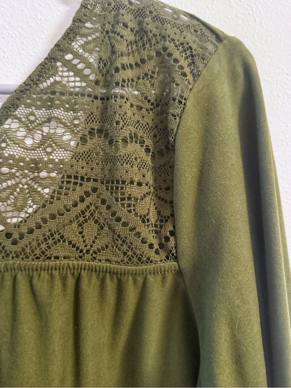 Olive Green Lace Back Blouse XL 3/4 Sleeve Ruched Casual Boho Top - Picture 3 of 5